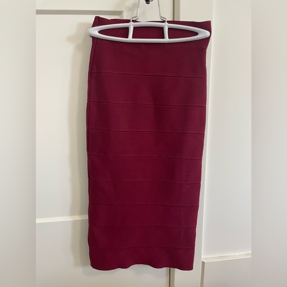 BCBGMAXAZRIA-LEGER skirt - Picture 2 of 4